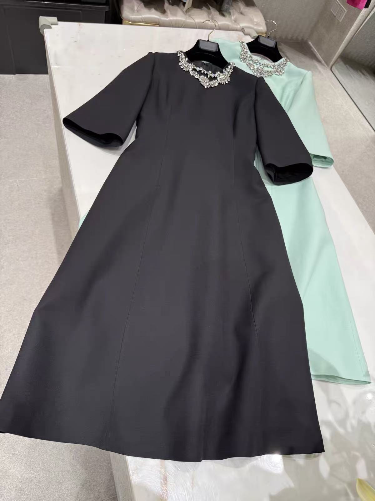 Premium zijden wollen mintgroe - Midi Dress recensie en prijs